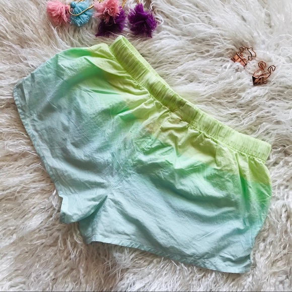 NWT Victoria’s Secret Sleep Short - Picture 2 of 2